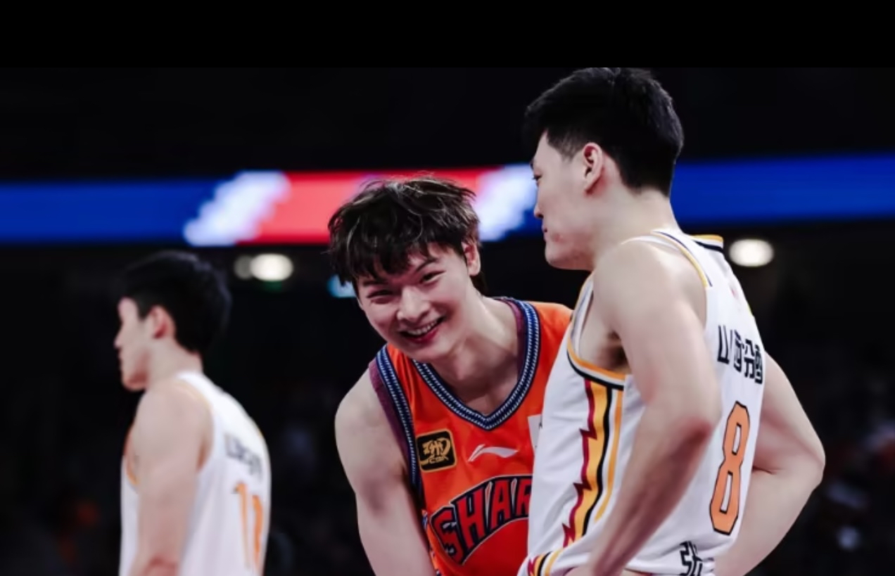 深圳队绝杀青岛队，王哲林统治全场