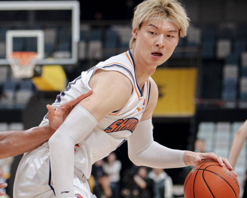 国王力克天津队，王哲林点燃赛场