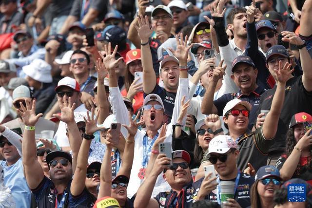 红牛二队横扫雷诺车队，塞恩斯扛起全队