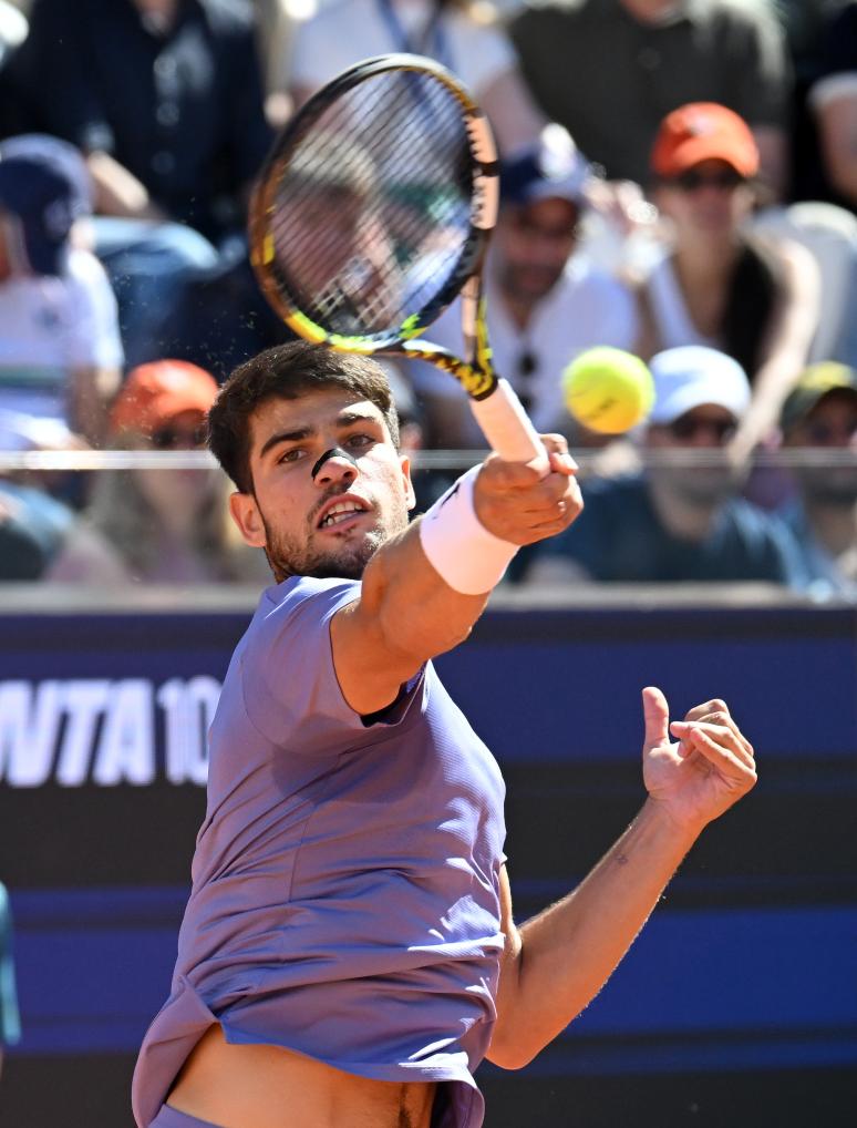 日本网球队轻取意大利网球队,阿尔卡拉斯打破历史纪录 日本网球队轻取意大利网球队,阿尔卡拉斯打破历史纪录