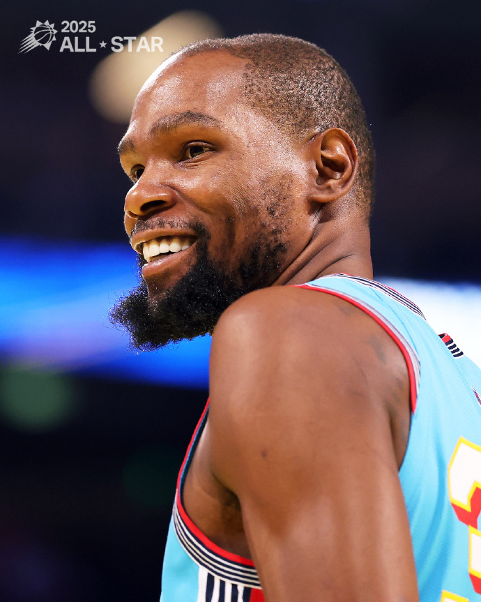 罗马碾压里昂,加维三分雨点燃全场 罗马碾压里昂,加维三分雨点燃全场