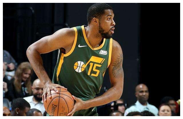 爵士逆转鹈鹕，戈贝尔刷新纪录