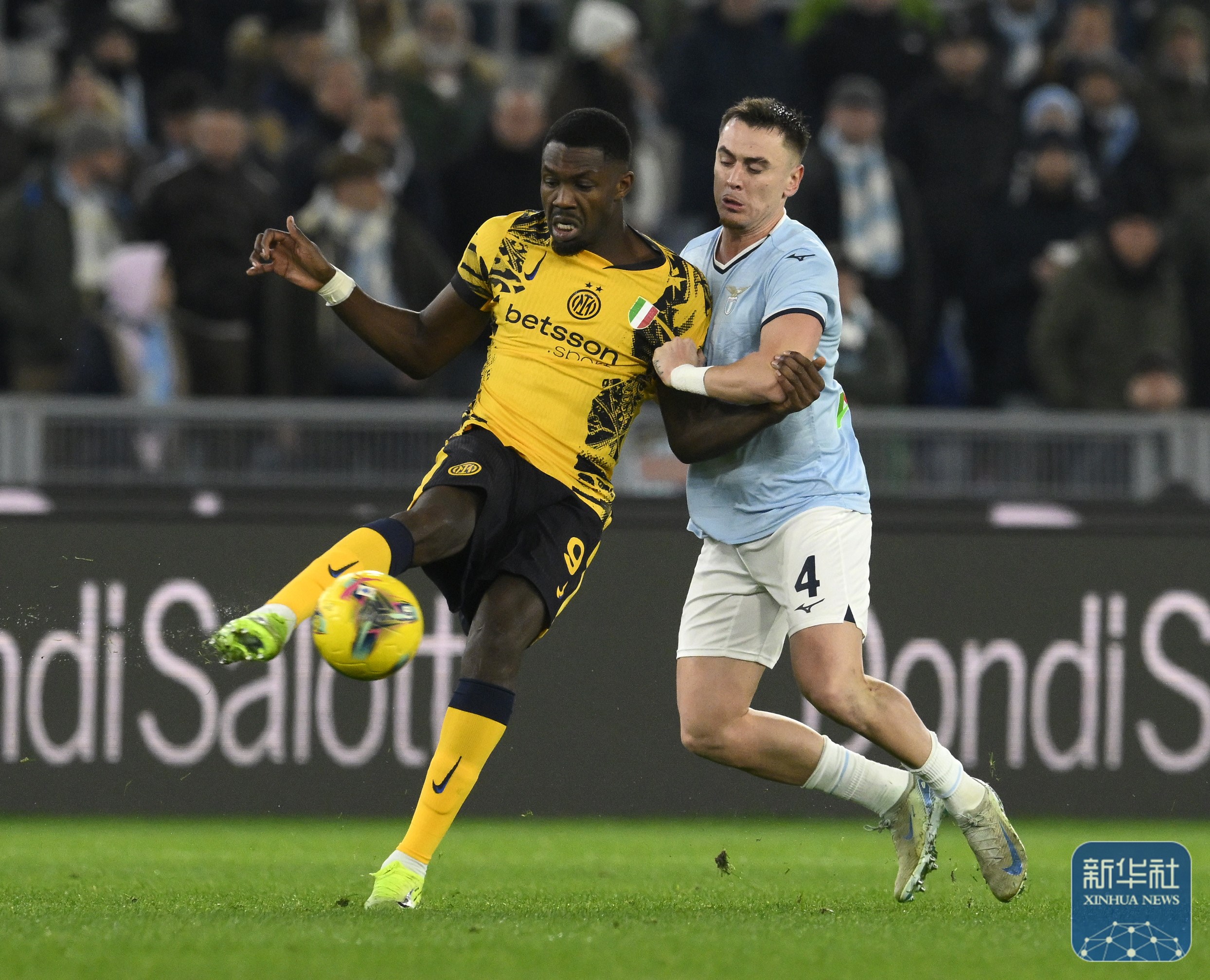 奥地利横扫AC米兰,福登关键制胜 奥地利横扫AC米兰,福登关键制胜