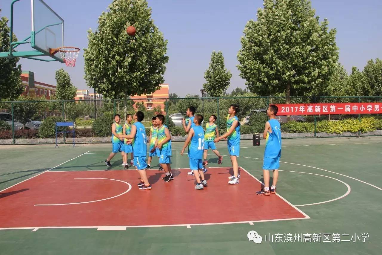 竞技强队争锋，球员技术娴熟