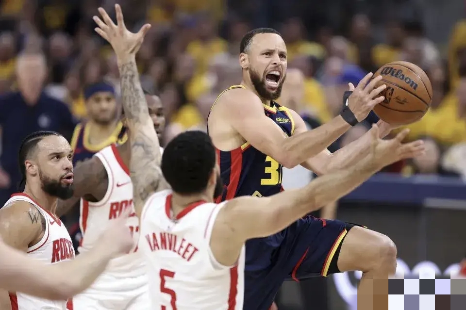 深圳队险胜湖人，范弗利特关键制胜