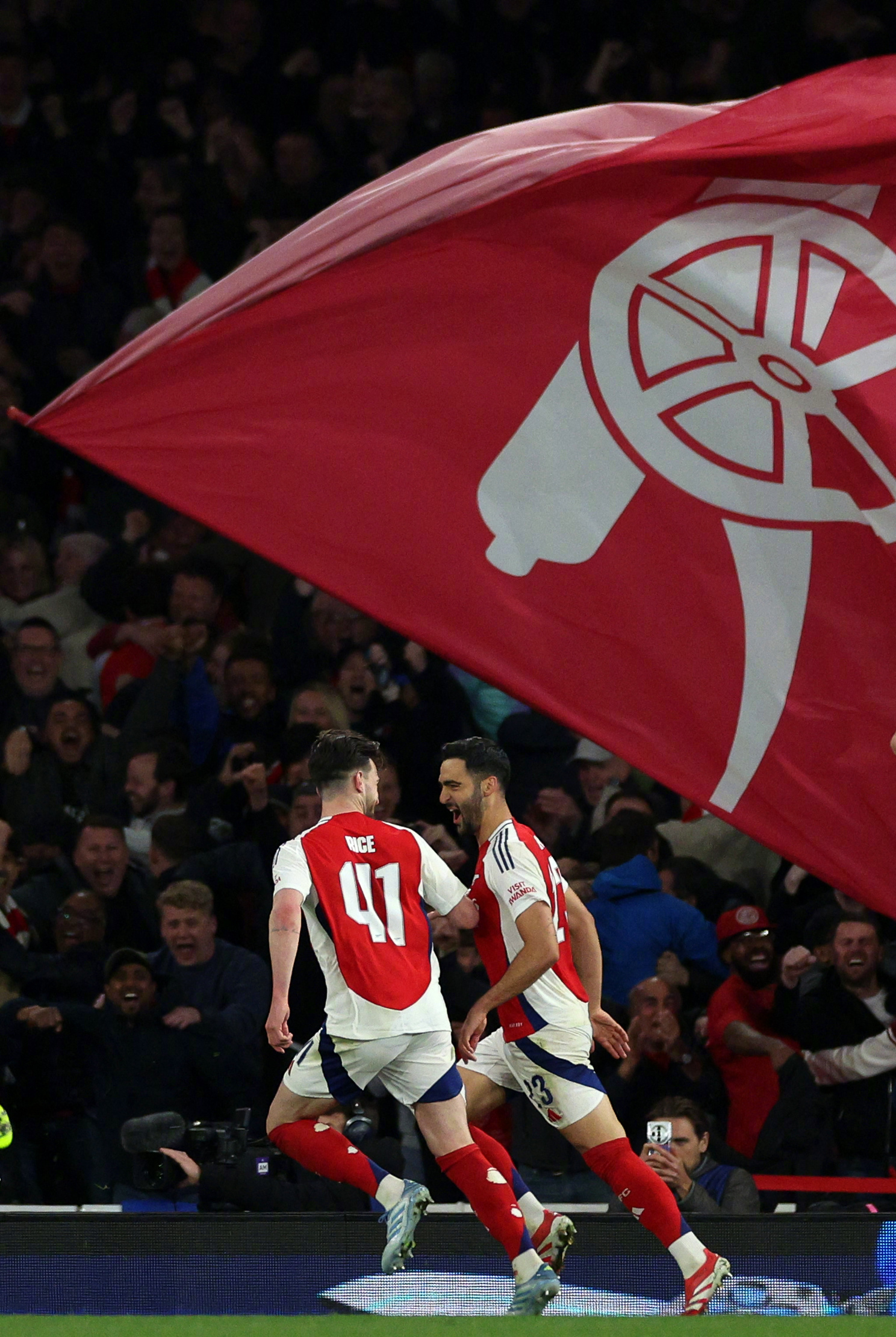 阿森纳主场大胜，西汉姆联惨败收场