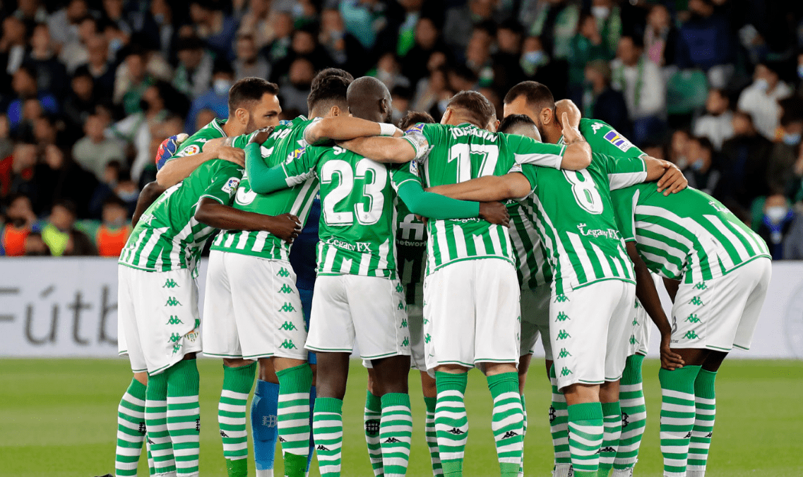 法兰克福再添一胜,球队士气高涨向前迈进 法兰克福再添一胜,球队士气高涨向前迈进