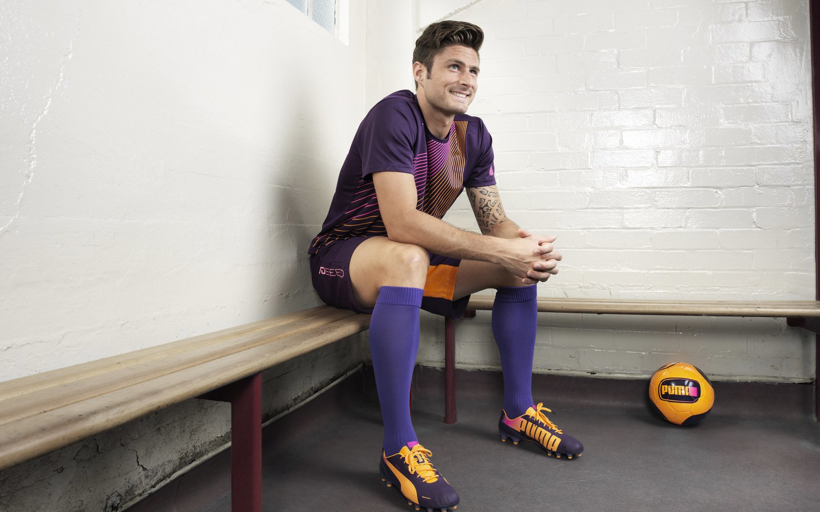 英超争冠之夜,杰伦·格林关键进球定乾坤